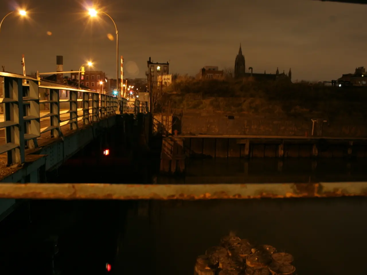 Traffic alert: Authorities issue warnings for lane restrictions on I-81, I-690 West in Syracuse...