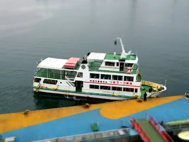 Stranded Ferry Carrying 142 Passengers Experiences Grounding in Rügen