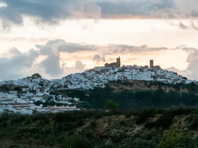 Picturesque Algarve's Favored 6 Villages: A Must-Visit Destination!