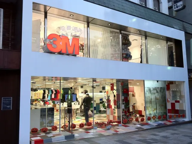 "Investigating the Hues of History": A puzzled family explores Paris in search of answers